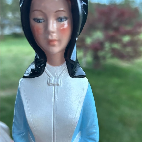 Byron Molds Amish Woman Porcelain Ceramic Statue 1974. - Picture 8 of 12